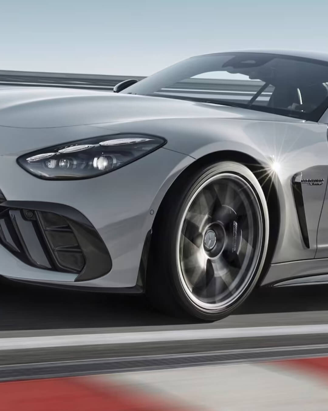 Carro em destaque para campanha Turbo Strategy